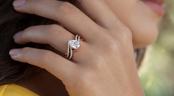 Is It Risky to Buy Rings Online for Your Big day?